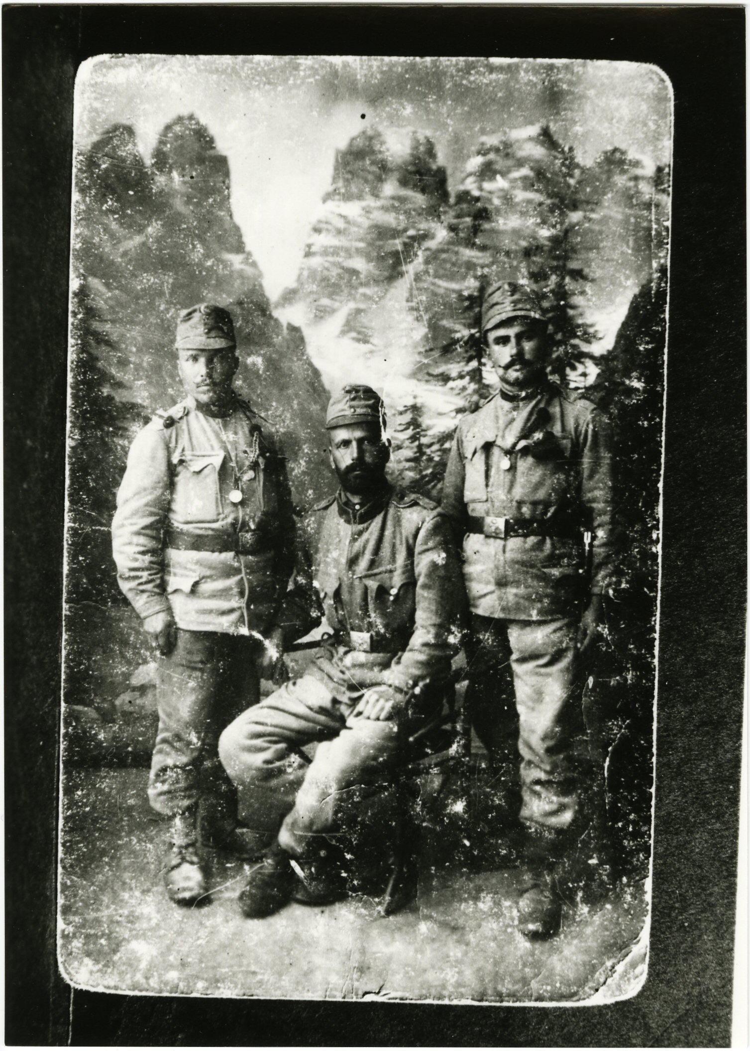 Lorenzetti (primo a sx) con due commilitoni - i guerra mondiale