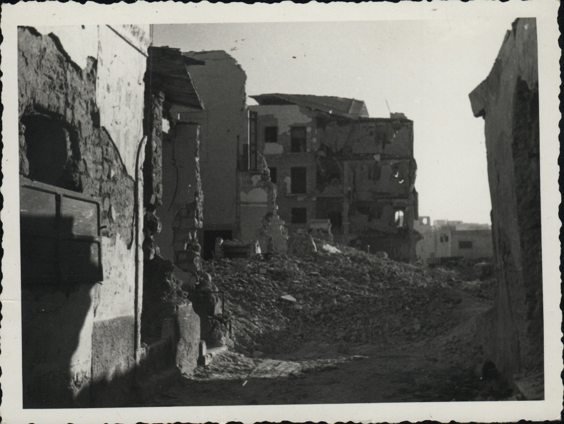 tripoli, 4 gennaio 1943 - rovine di bombardamenti