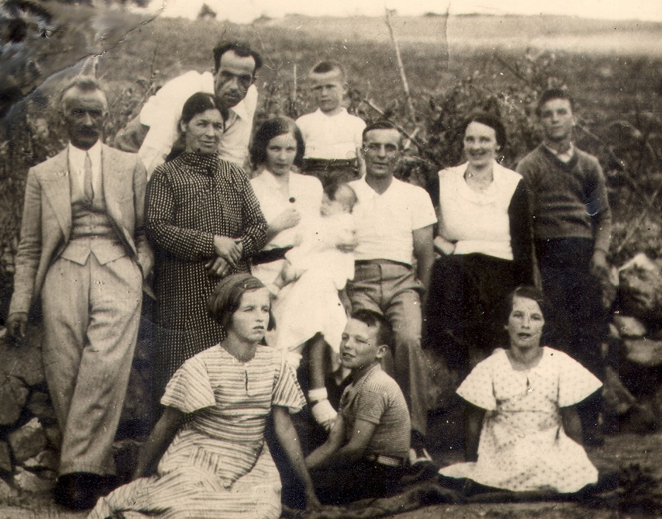famiglia tintorri - teresa a sinistra seduta