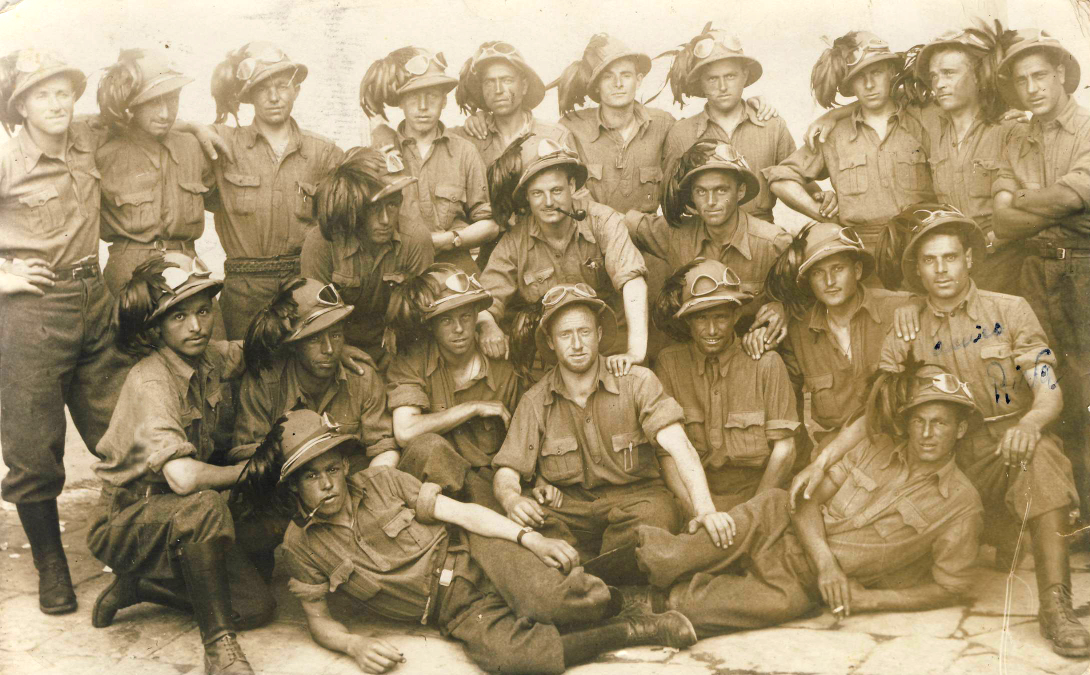 2 giugno 1941. Bersaglieri trentini in partenza per l'Africa settentrionale