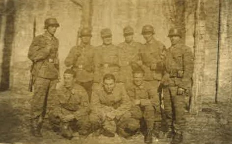 Ferdinando Rosatti con commilitoni della Flak