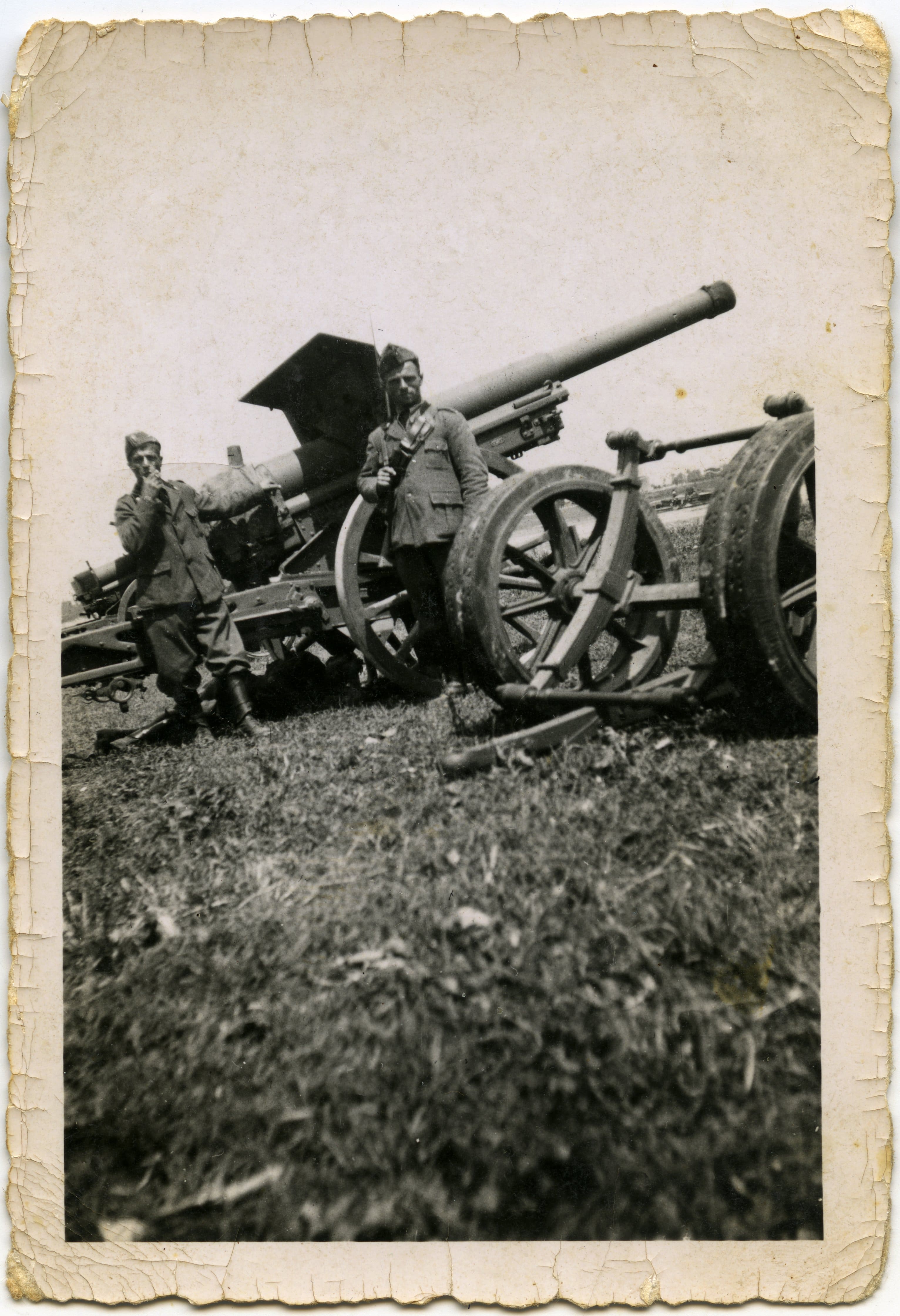 Fronte orientale, 1941. Presso un pezzo d'artiglieria