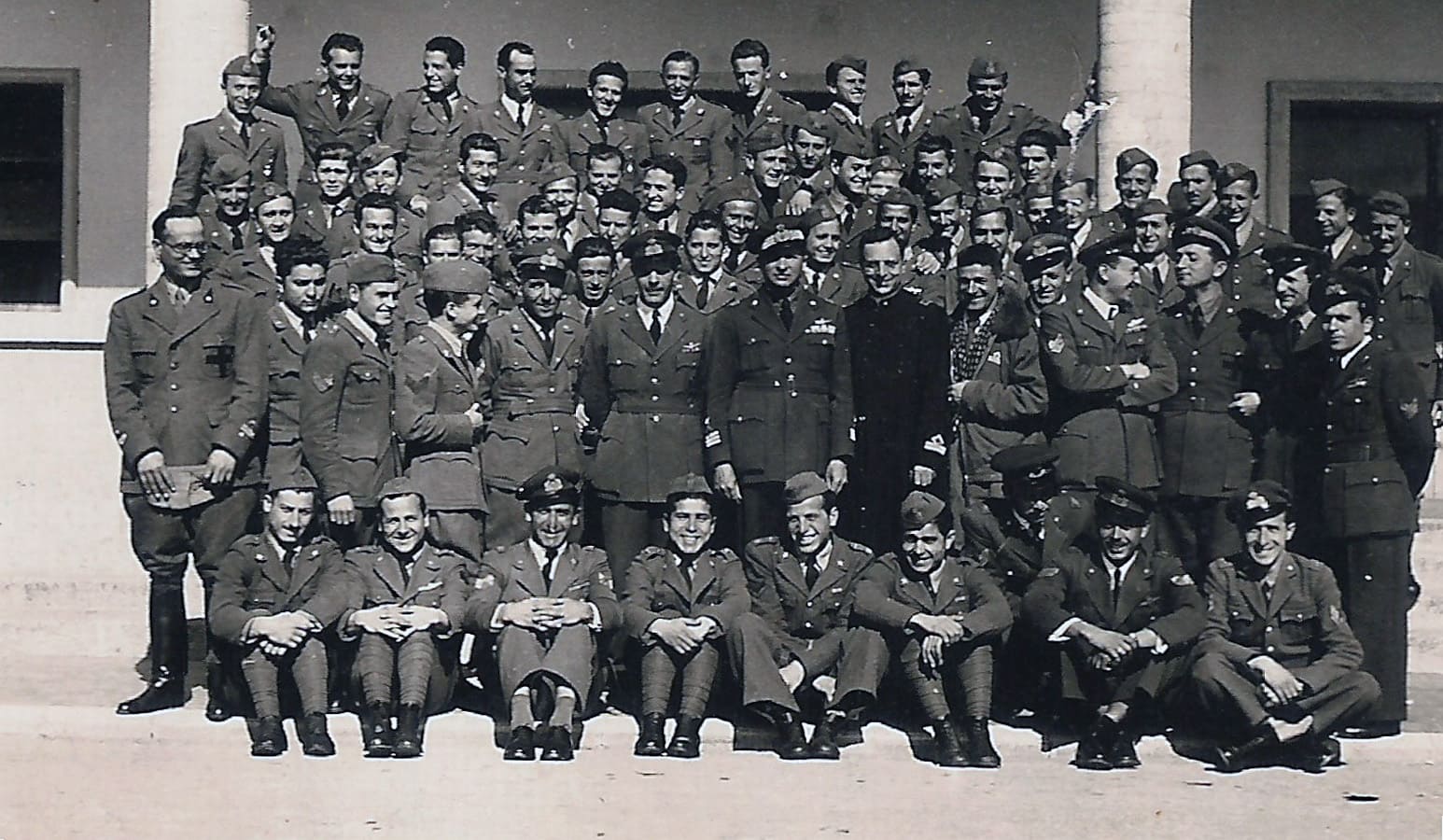Rodi, isole egee, 19 aprile 1943. Teodoro Minati con commilitoni