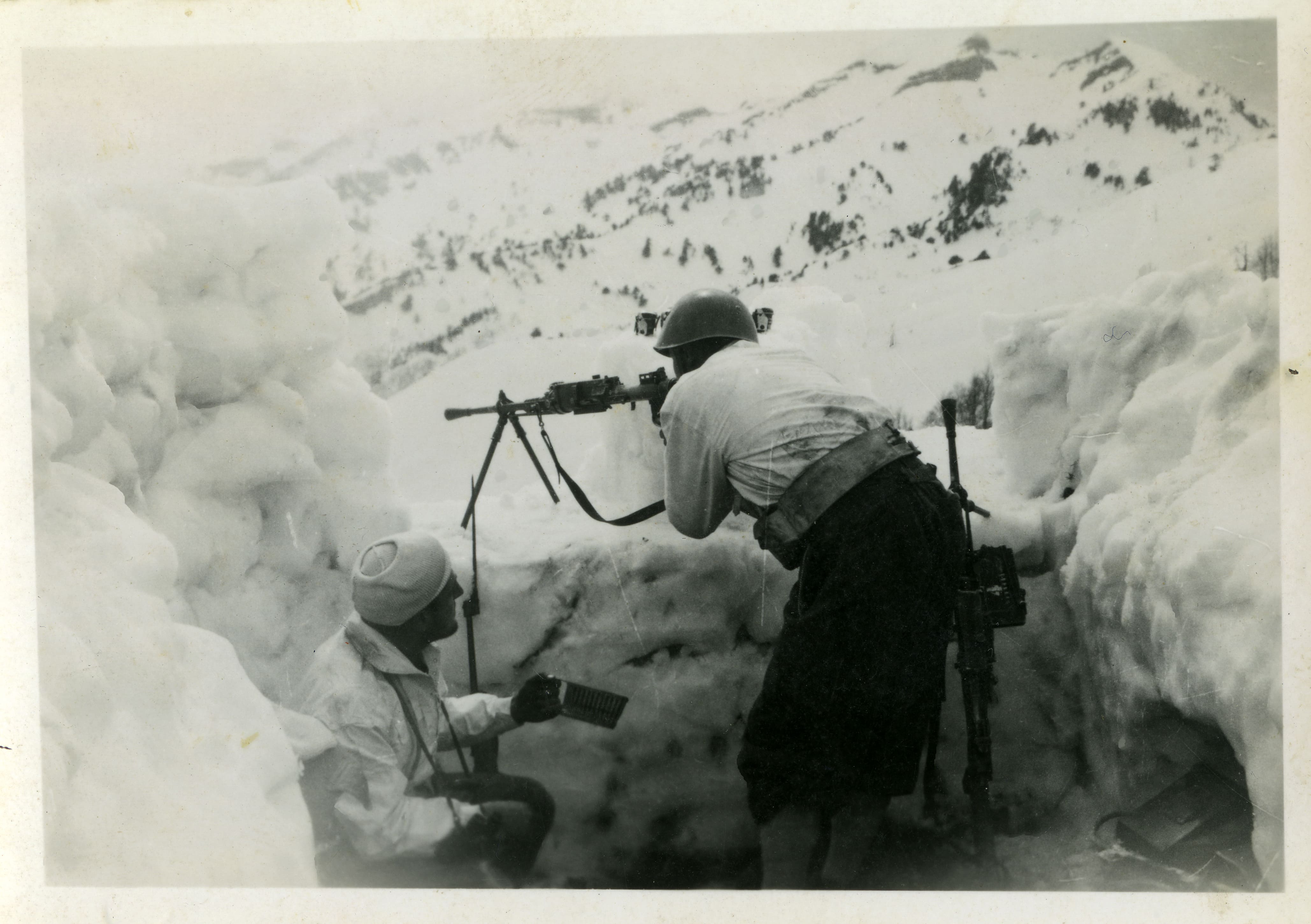 Fronte greco-albanese, inverno 1940-1941. Postazione di mitragliatrice Breda