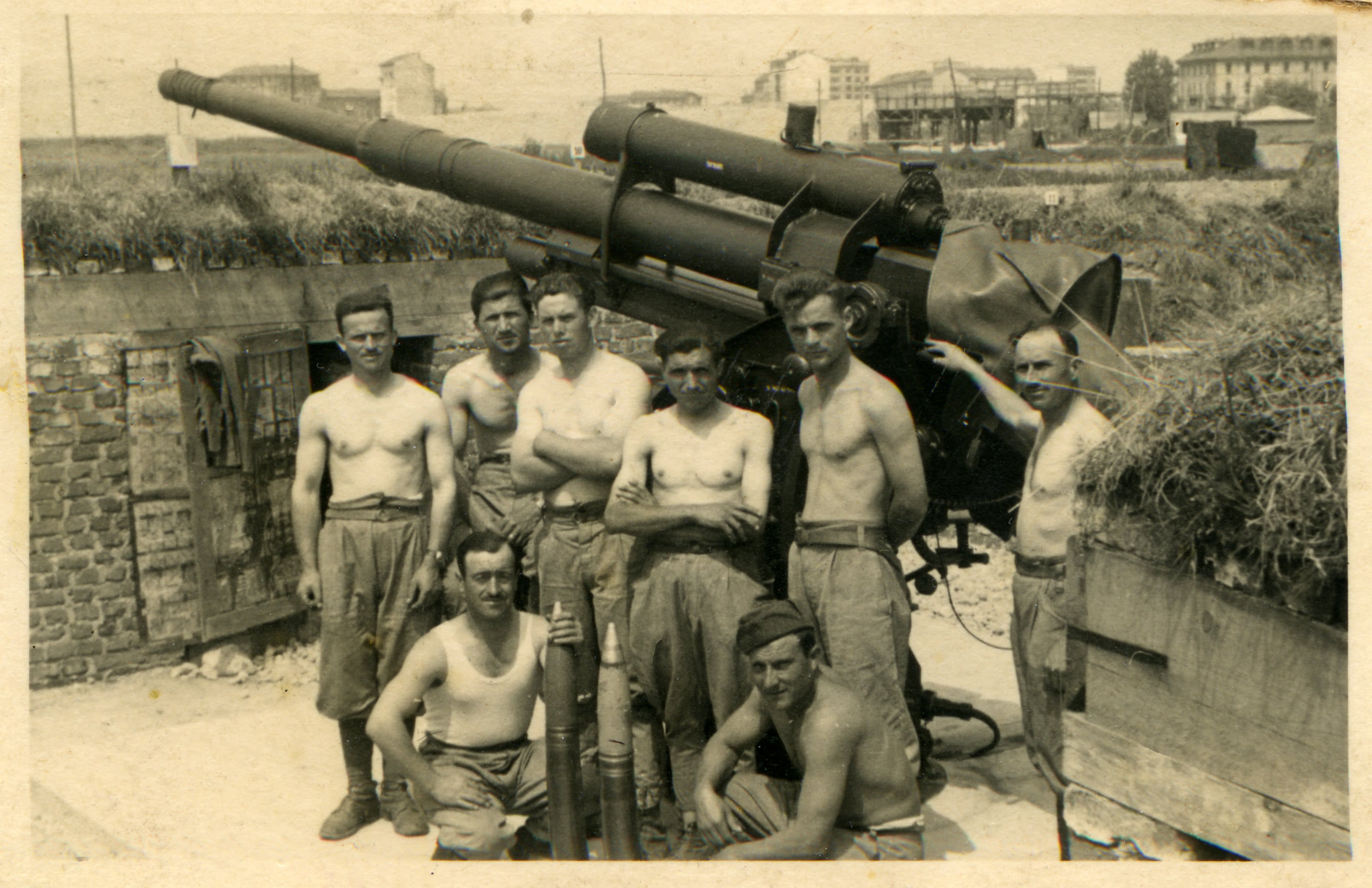 Milano, aprile 1941-gennaio 1943. Alla batteria del 52° Gruppo artiglieria addetta alla difesa contraerea