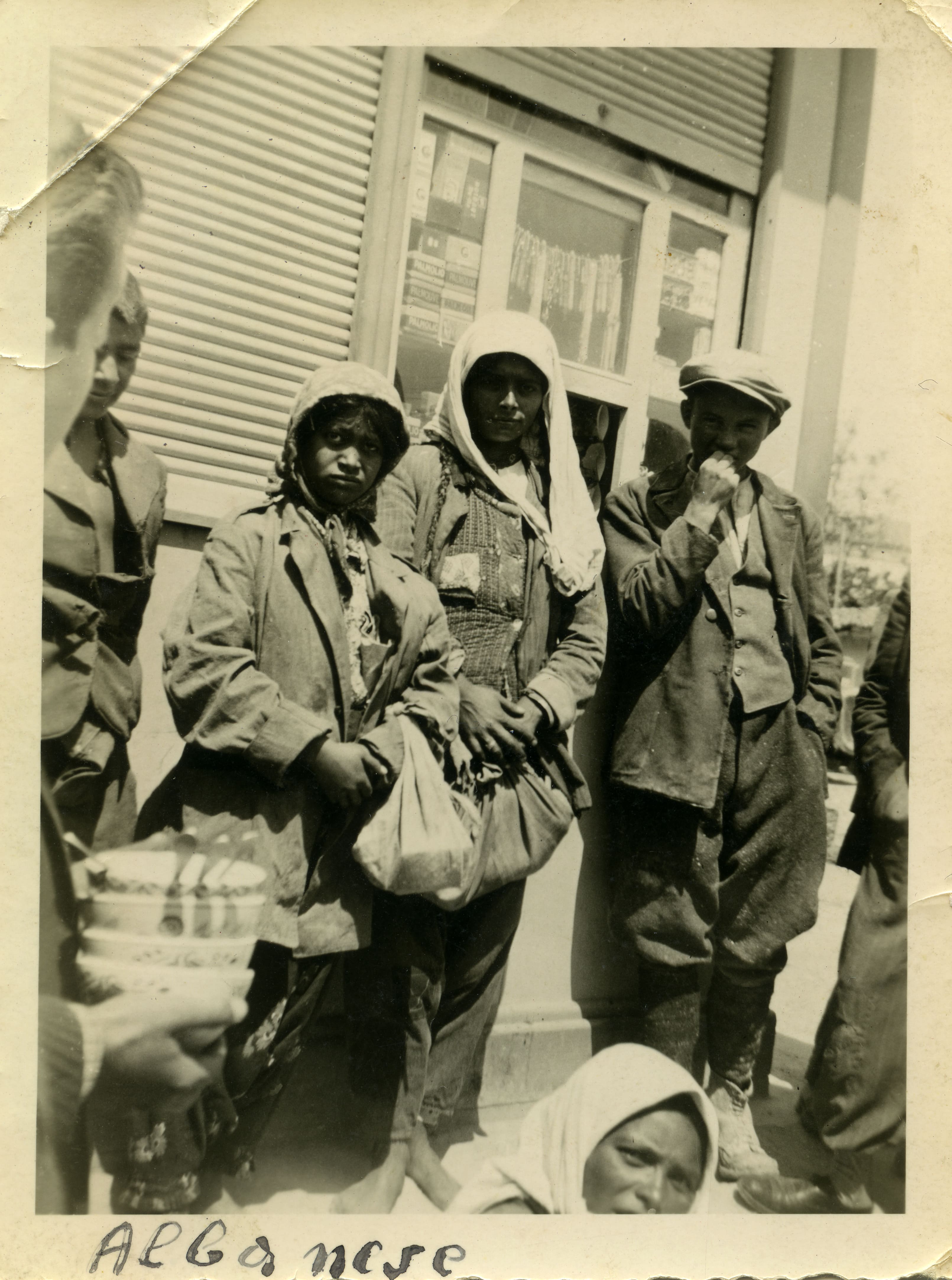 Albania, 1940-1941. Civili albanesi