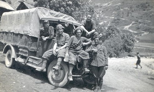 Colle della Maddalena, 10 luglio 1940. Enrico Recla con commilitoni