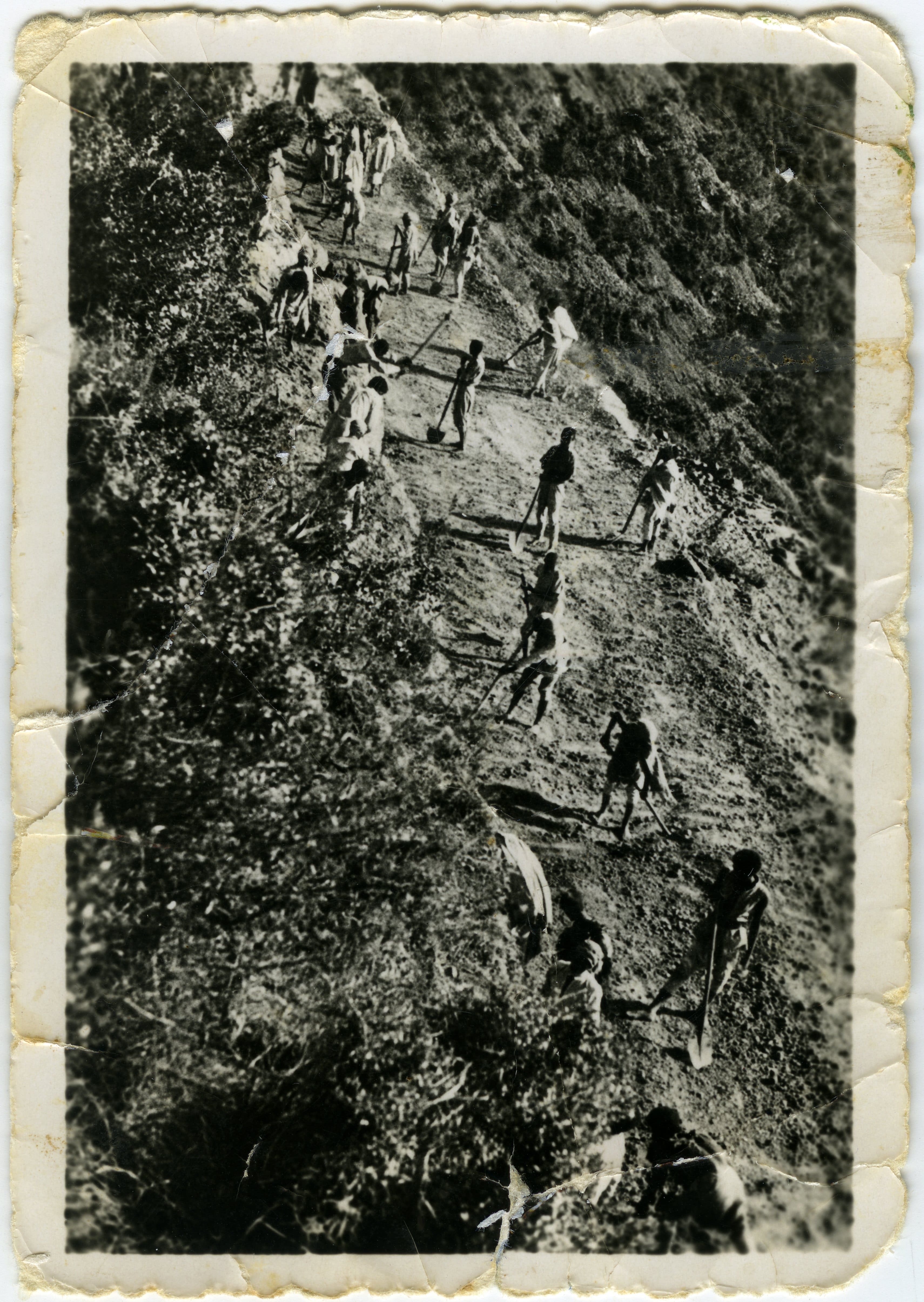 Africa orientale, 1937. Costruzione della strada Enda Corcos-Dessiè