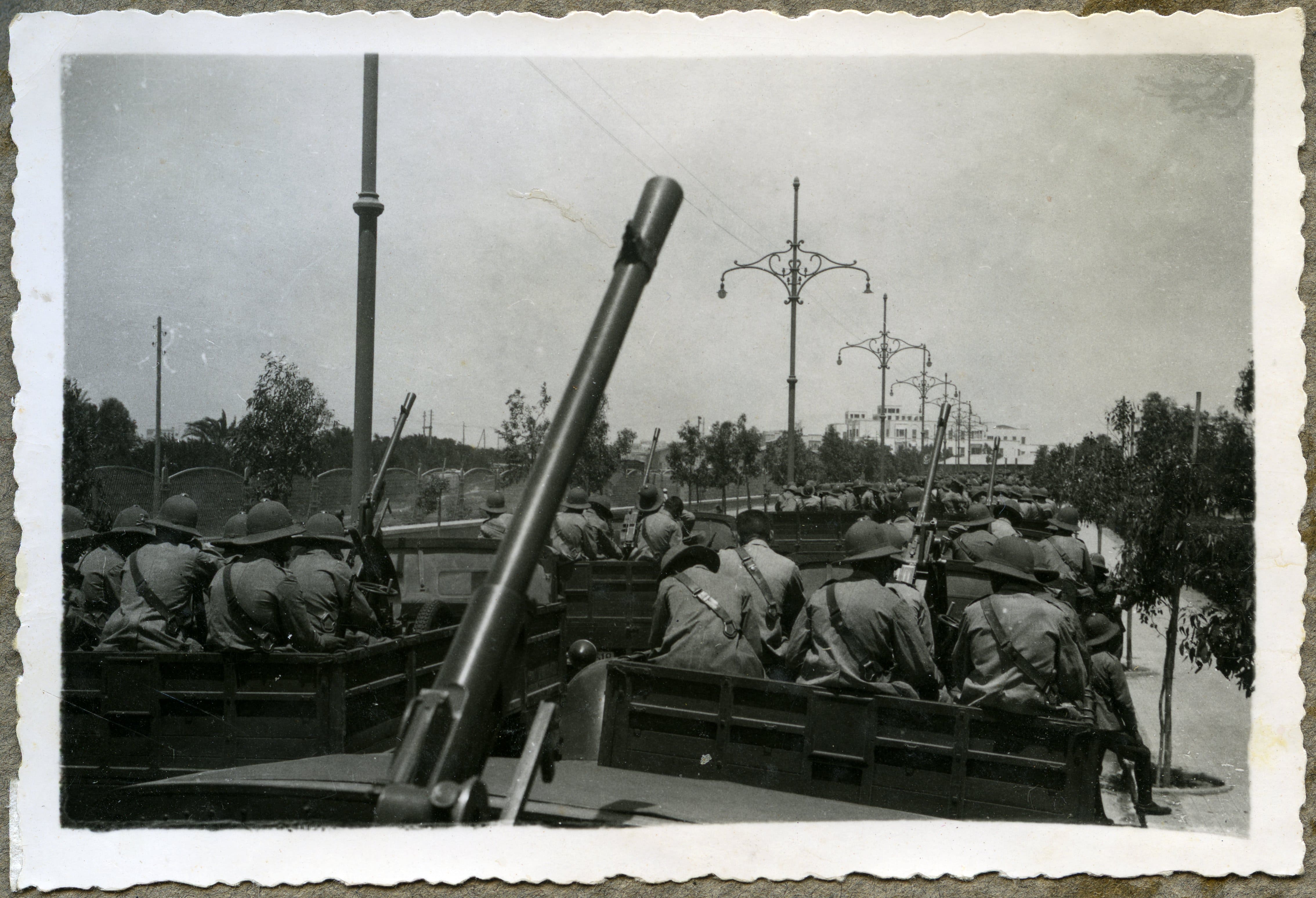 Africa settentrionale, marzo 1941 (?). Sfilata del reparto