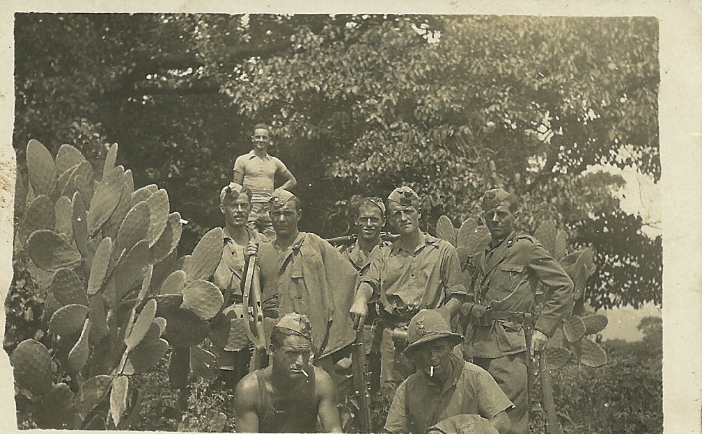 Guglielmi Angelo Adamo in Eritrea (il secondo da destra in piedi)