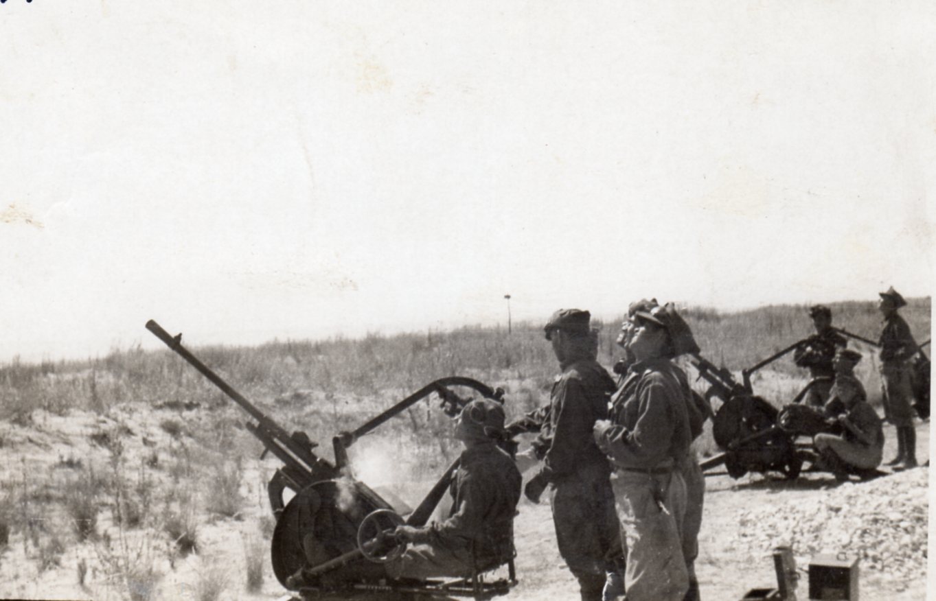 Grecia, 1941-1943. Esercitazione di tiro antiaereo con cannone/mitragliera da 20mm mod.35